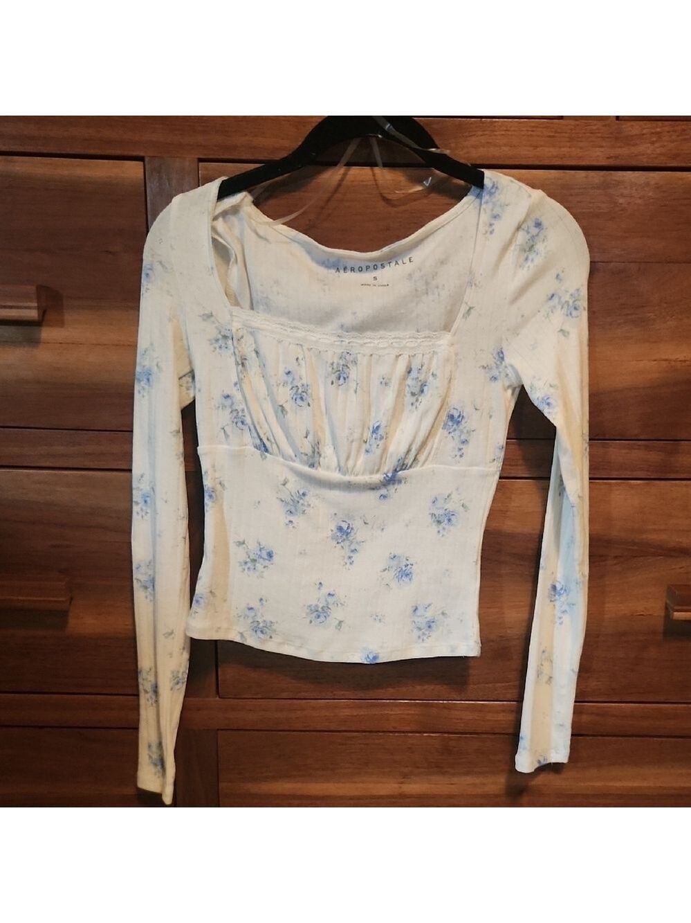 Aeropostale White and Blue Floral Cottagecore Feminine Small Peasant Longsleeve